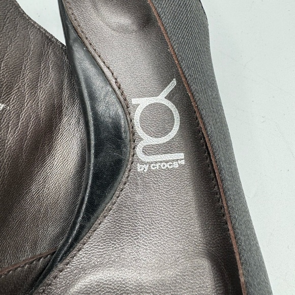 YOU by Crocs open toe sling back low heel w/ ruffled Sz *8.5 - 9 good condition - Picture 2 of 9